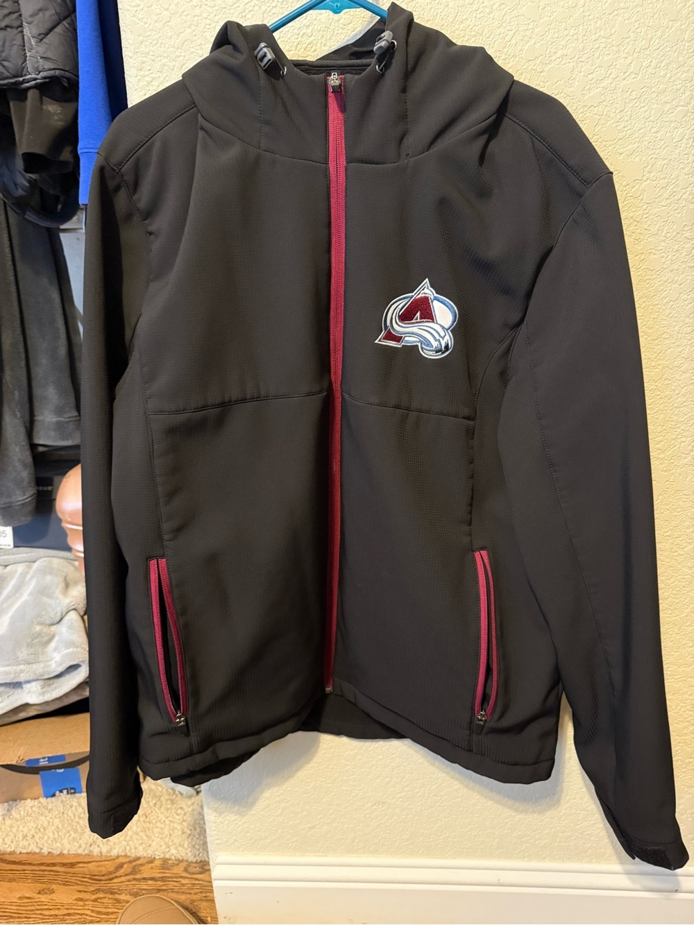 Men's Colorado Avalanche Performance Jacket with Maroon Trim